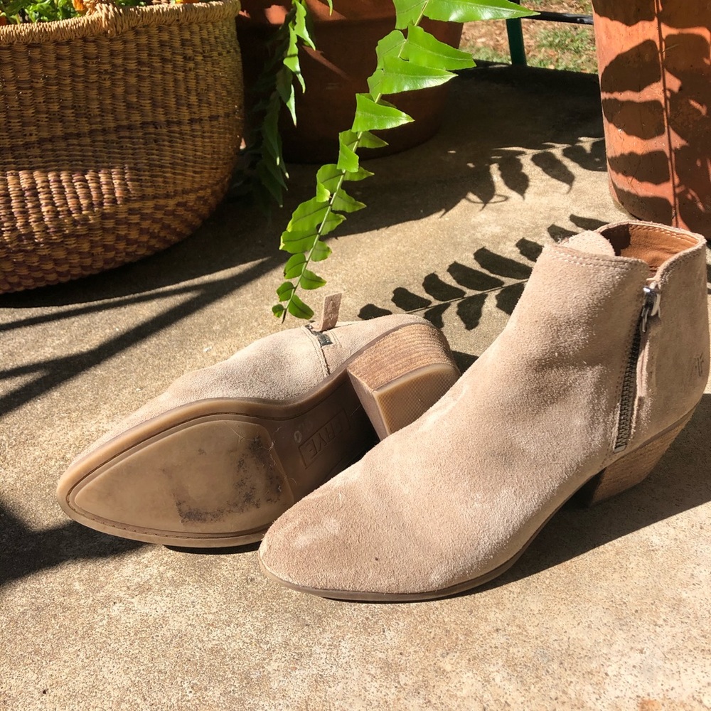 Frye Jacy Zip Booties